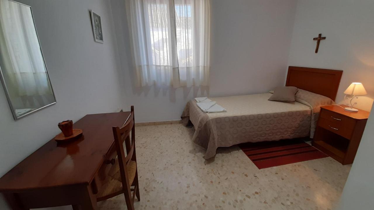 Single Room,961568575:JPEG
