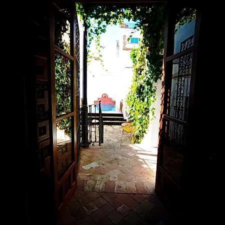 Frenteabastos Hostel Suites Cafe-3